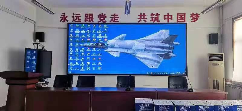 室內(nèi)P2全彩屏完成一塊，積極復(fù)工復(fù)產(chǎn)，抗疫堅持到底